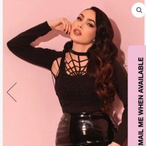 Vixen REVERSIBLE SPIDER WEB KNIT CROP SWEATER IN BLACK